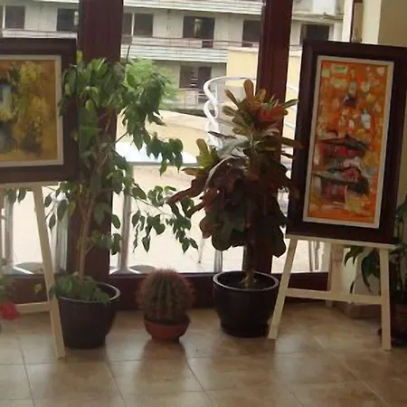 Sea Park Homes Neshkov מלון דירות 3*