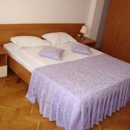 Sea Park Homes Neshkov 3* וארנה