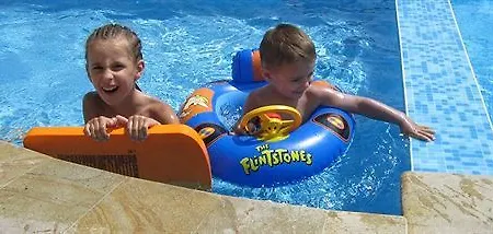 Sea Park Homes Neshkov 3* וארנה