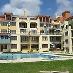 Sea Park Homes Neshkov Apart Otel 3*