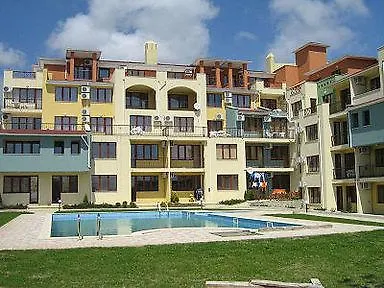 Sea Park Homes Neshkov Aparthotel 3*