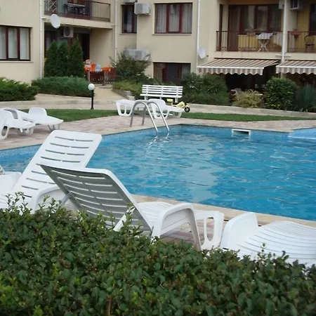 Sea Park Homes Neshkov Apart Otel