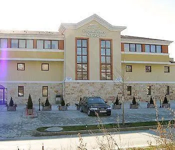 Sea Park Homes Neshkov Aparthotel 3*